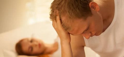 jongen en meisje in bed